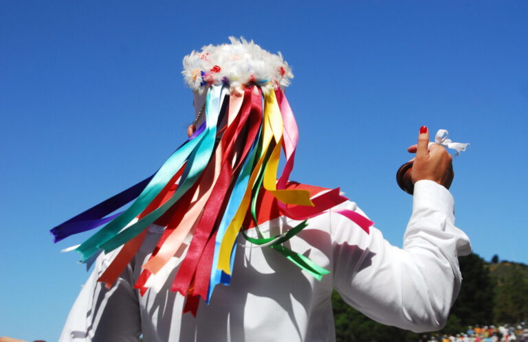 ‘Tiempo de Alisios’ siente el latir de El Hierro, su Bajada y sus voces