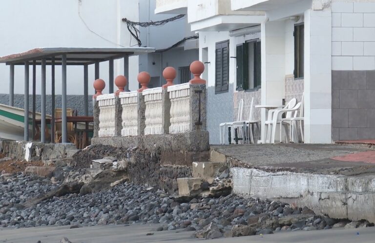 Vecinos de Ojos de Garza, en Gran Canaria, denuncian el mal estado de su playa