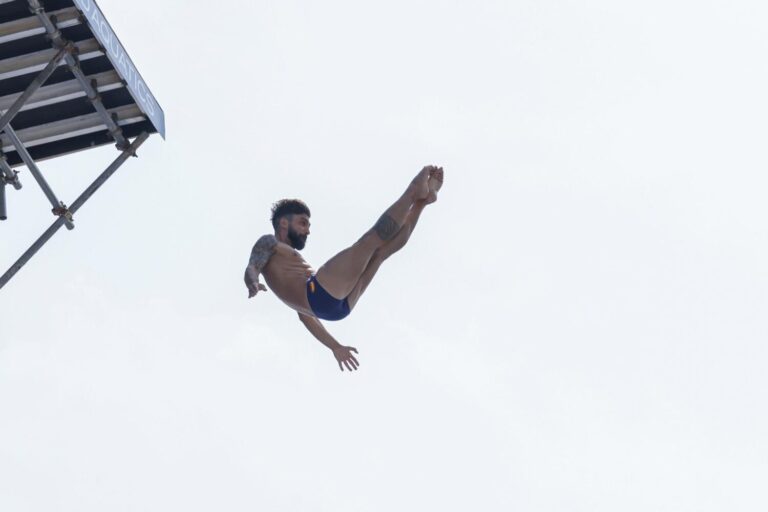 El grancanario Carlos Gimeno, primer español en el podio de las Series Mundiales de saltos de gran altura