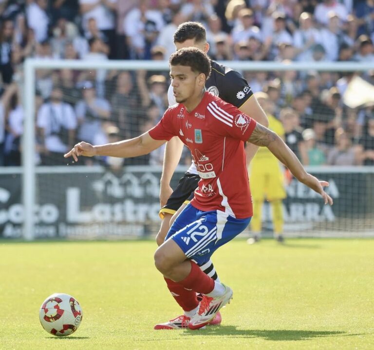 El centrocampista panameño Edward Cedeño, nuevo fichaje para la UD Las Palmas