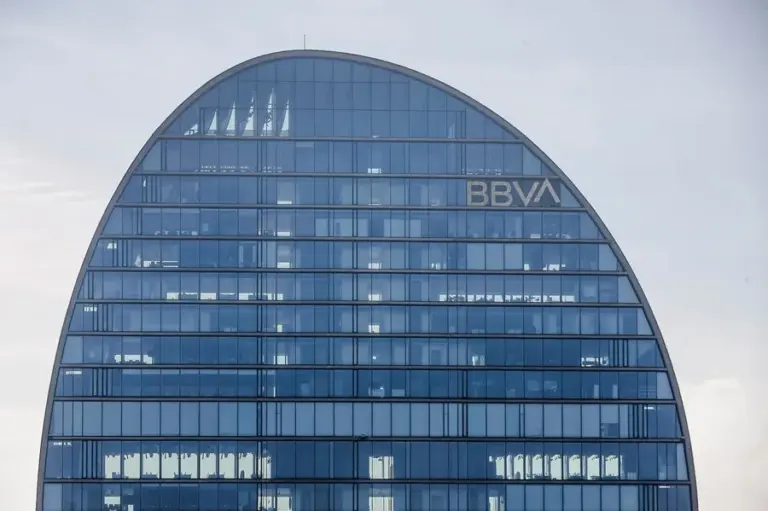 El BBVA retrasa a septiembre el inicio del periodo de aceptación de su opa sobre el Banco Sabadell