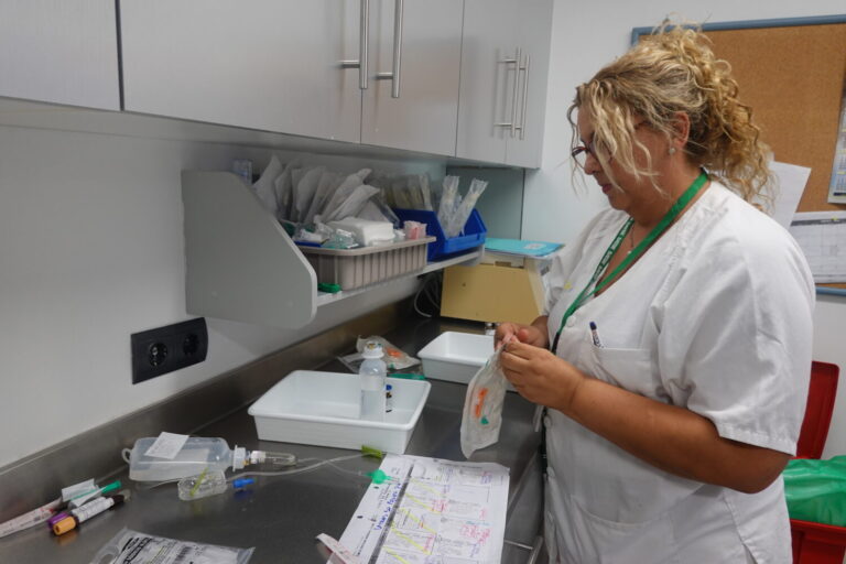 SATSE denuncia la fuga de enfermeras especialistas en Canarias por falta de oportunidades