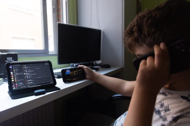 España prohibirá el acceso a redes sociales a menores de 16 años