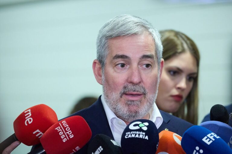 Clavijo sobre las 1.200 plazas de asilo en la Península para menores: «No nos vale. Ni dicen cuándo ni dicen dónde»