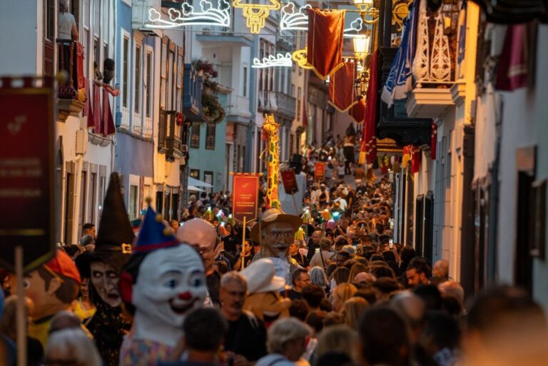 ‘La Alpispa’ vibra al ritmo de la Bajada en La Palma