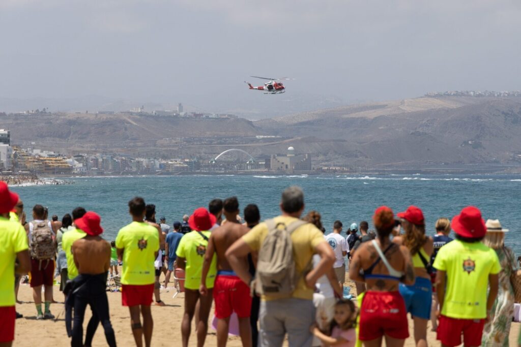 Más de 250 personas se dan cita en Las Canteras (Gran Canaria) por el Día Mundial para la Prevención de Ahogamientos. Imagen cedida por Canarias 1500km de Costa.