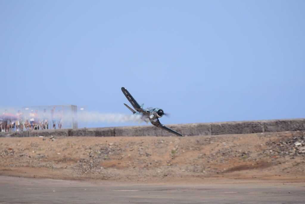 Imagen de uno de los vuelos durante el XXIX Festival de Aeromodelismo y Aeronáutica