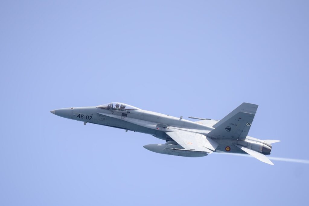 Imagen de uno de los vuelos durante el XXIX Festival de Aeromodelismo y Aeronáutica