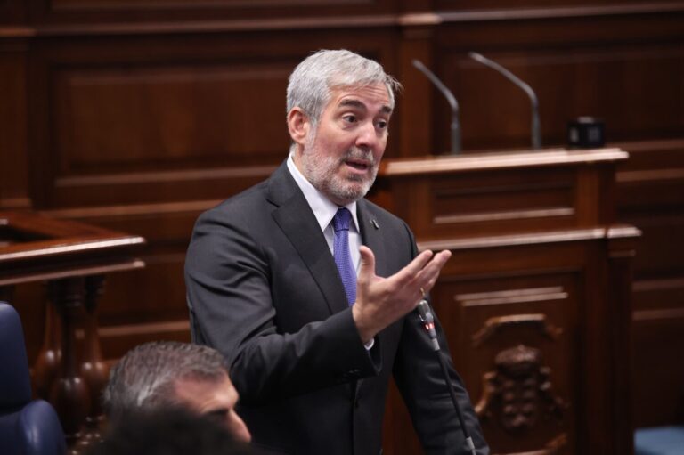 Clavijo: el Gobierno no quiere hacerse cargo de los menores asilados y está ganando tiempo