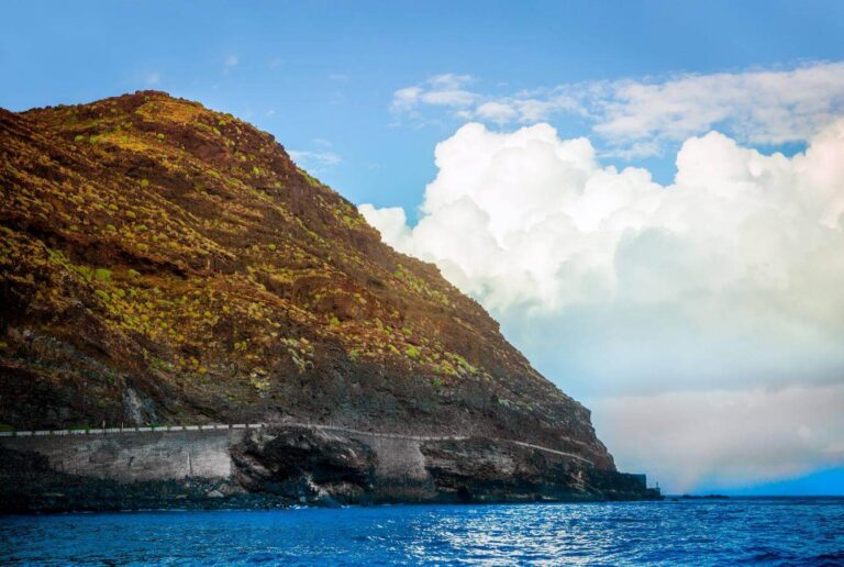 Denuncian que una zona de El Hierro podría desaparecer