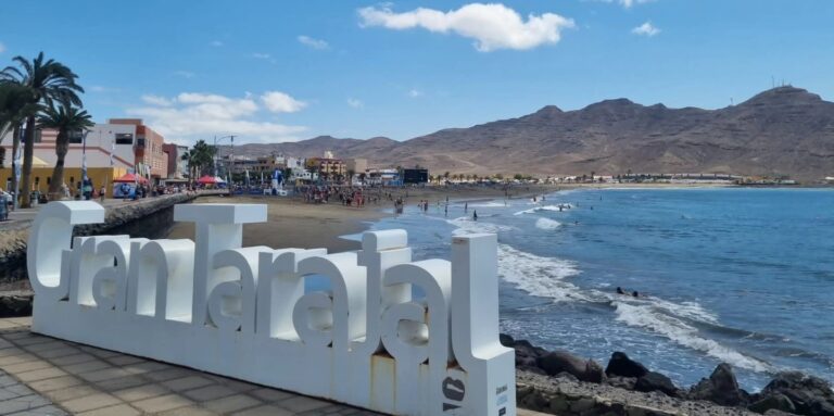 La Playa de Gran Tarajal consigue la Bandera Azul
