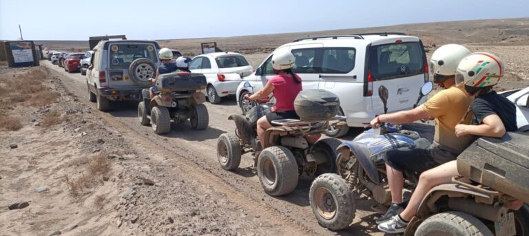Un caravana de buggies circula de manera irregular en el Monumento Natural de Los Ajaches