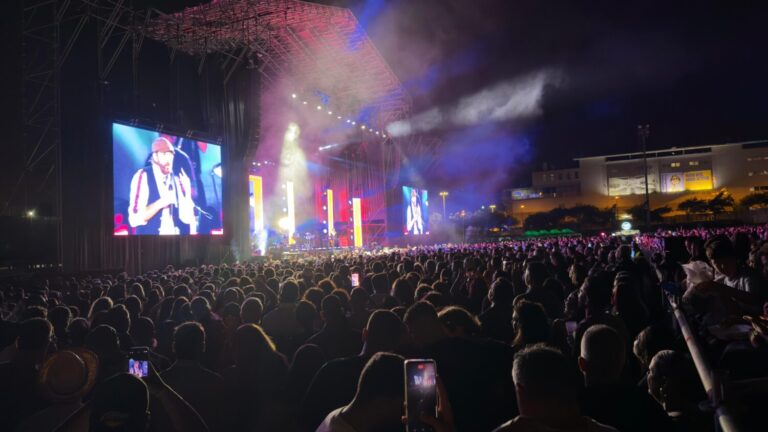 Juan Luis Guerra sube la bilirrubina al público de Gran Canaria con un show apoteósico
