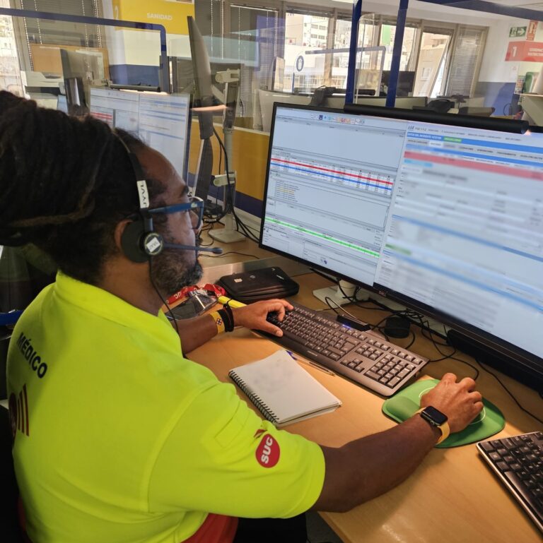 Evacuada una mujer herida tras desprenderse una roca en una playa de Santa Úrsula