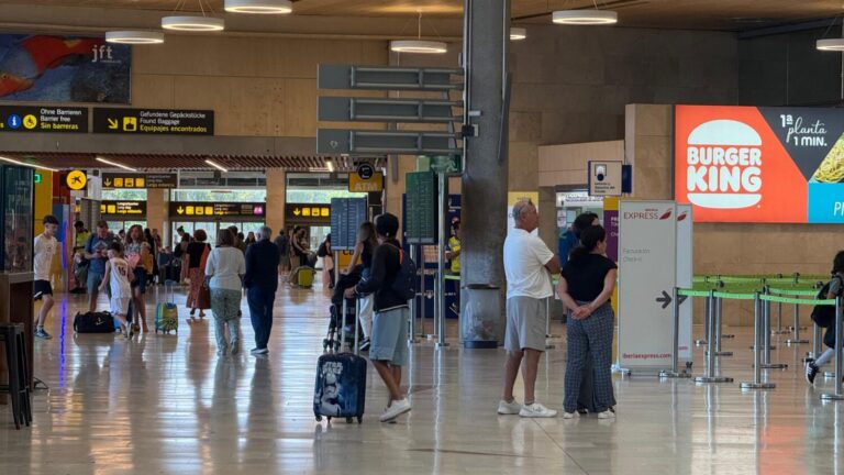 Más de 5.000 operaciones previstas en los aeropuertos canarios para el fin de julio