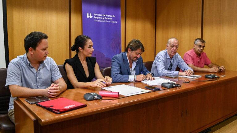 Patronal y mayoría de sindicatos firman el nuevo convenio de hostelería en Santa Cruz de Tenerife