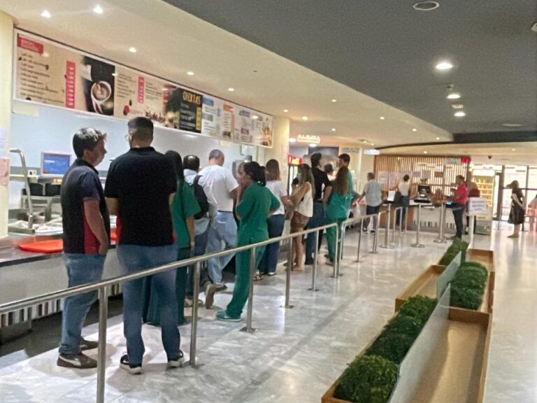SATSE exige una cafetería exclusiva para el personal del Hospital Doctor Negrín