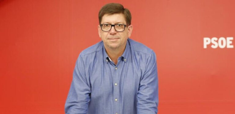 Francisco Salazar renuncia a todos sus cargos en el PSOE y la Moncloa tras las acusaciones de acoso