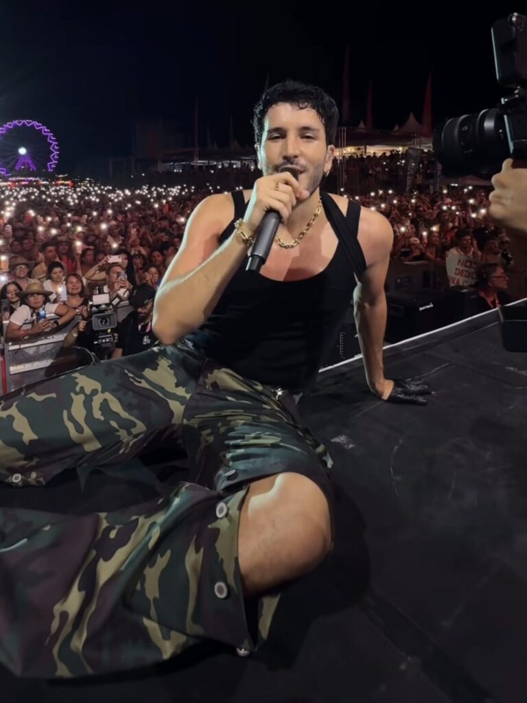 Sebastián Yatra durante su actuación en el Tenerife Cook Music Fest