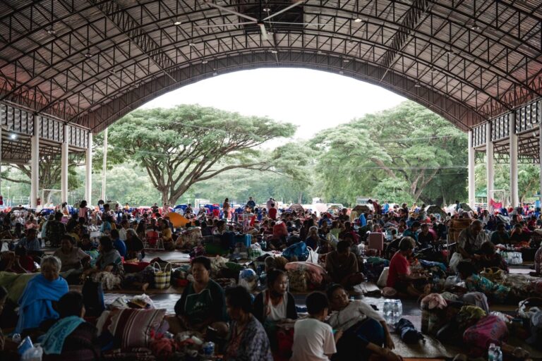 Tailandia y Camboya negociarán este lunes un alto el fuego en Malasia