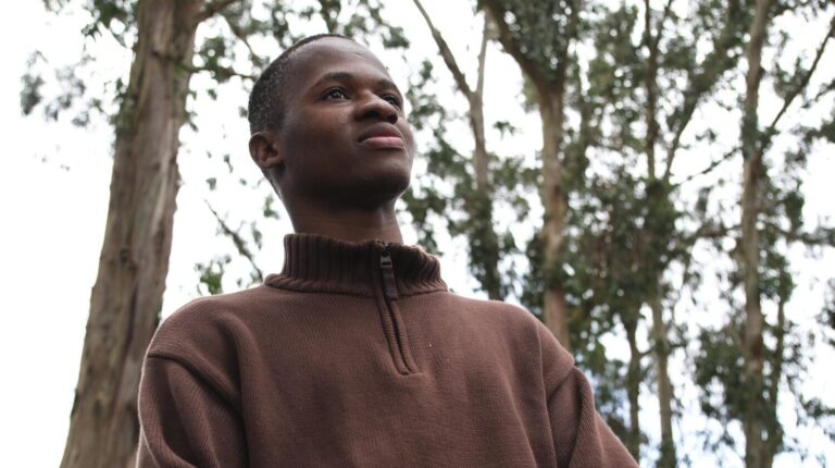 Un superviviente del naufragio en La Restinga relata su experiencia: «Me sacaron del agua cuando ya me ahogaba»