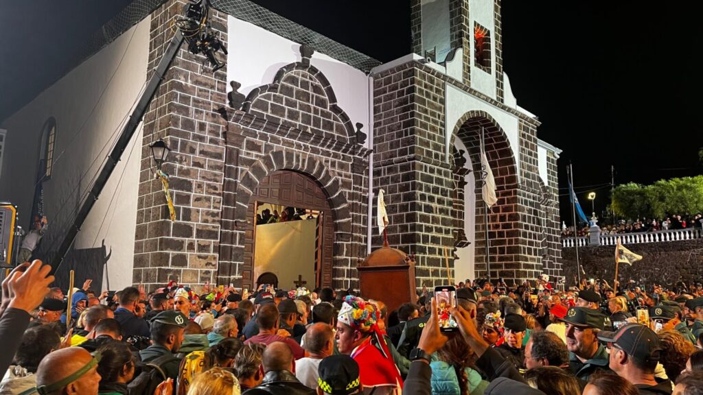 Llegada de la Virgen de los Reyes a la Iglesia de La Concepción