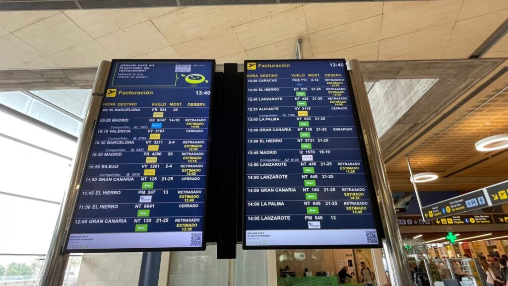 Desvíos en los aeropuertos de Tenerife por fuerte viento y niebla. Foto de Diana Giambona