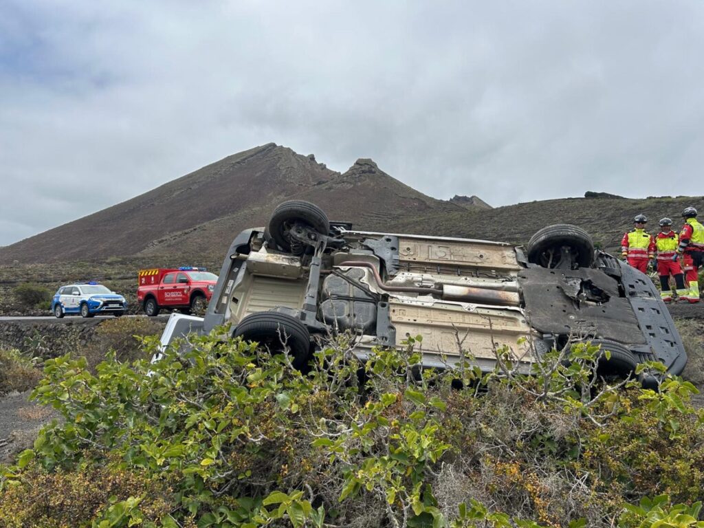 Vuelco de vehículo con atrapado LZ 201. Arrieta