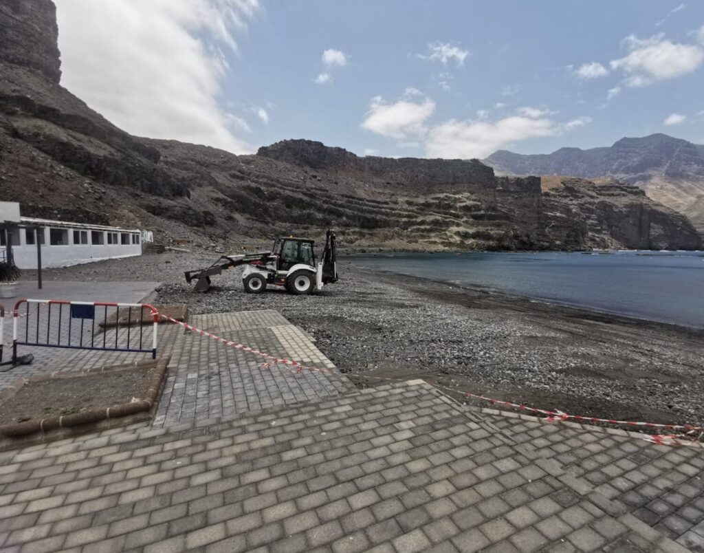 Agaete activa el servicio de socorrismo en playas y piscinas