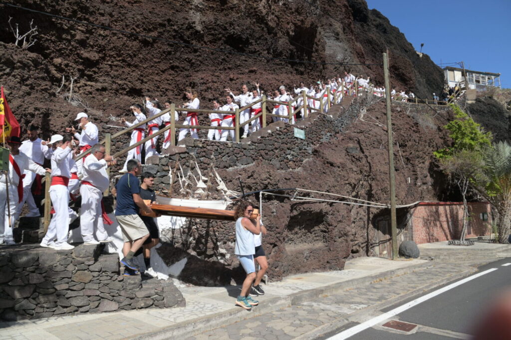 Traslado de los santos desde la costa a Valverde 