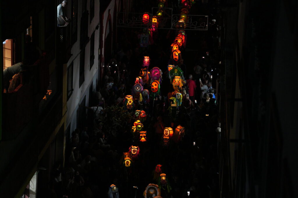 Las calles estaban iluminadas con las pandorgas / Ayto. S/C La Palma