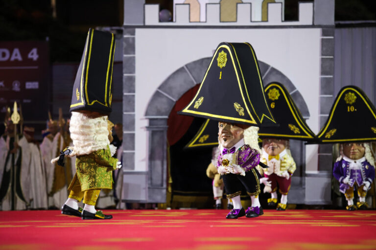 La Palma madruga con la penúltima Danza de los Enanos