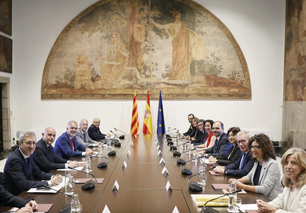 El Gobierno central y el catalán pactan la estructura de la nueva financiación sin cifras