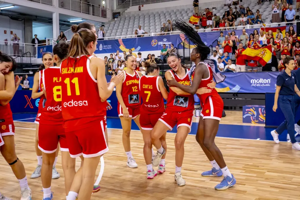 España logra ante Serbia otra clara victoria y se mete en semis del Europeo sub-18