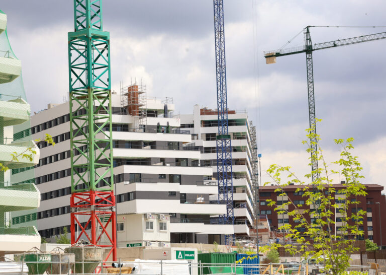 Las hipotecas sobre viviendas se disparan más de un 50% durante el mes de mayo en Canarias