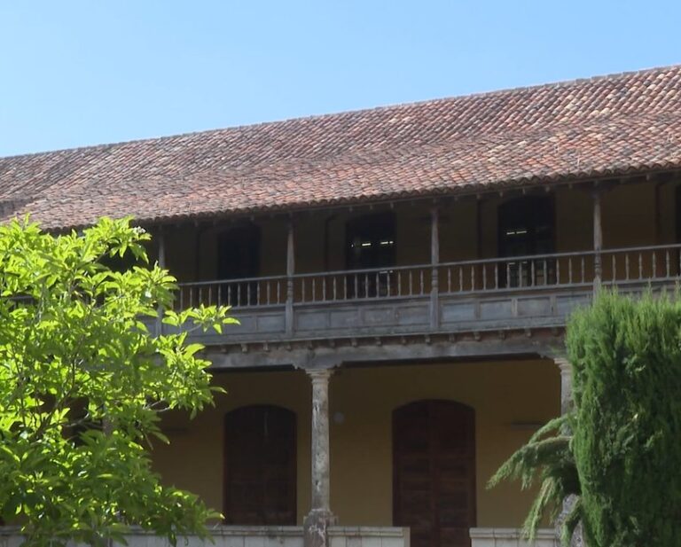 La Laguna se forma en prevención de incendios para proteger su patrimonio