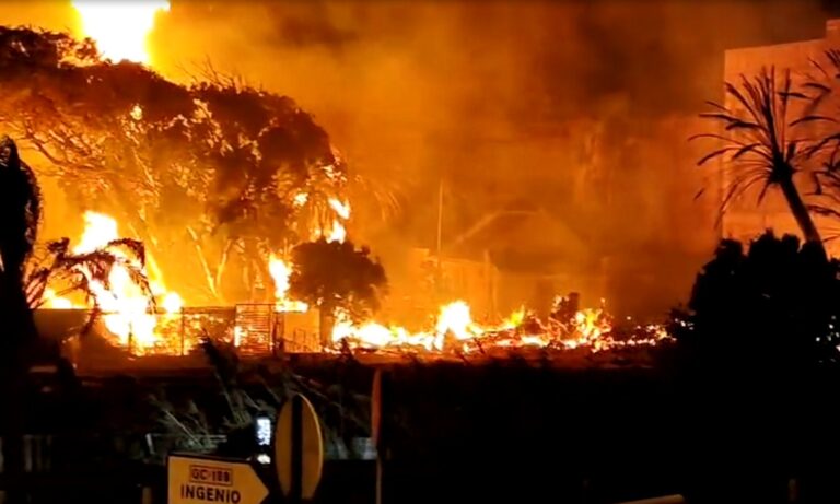 Un herido con quemaduras tras un incendio declarado en una finca de Ingenio
