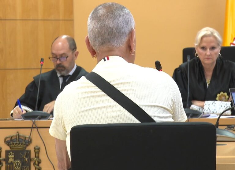 Condenados dos hermanos por intentar asesinar con un hacha y un cuchillo a un vecino en Tenerife