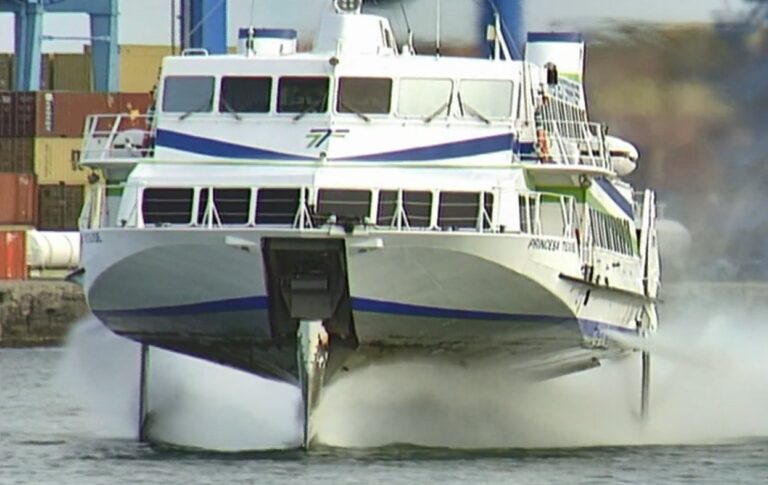 Se cumplen veinte años del último viaje del jet foil