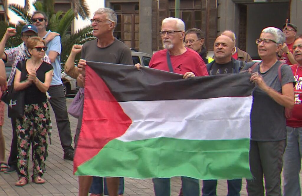 Multas de hasta 5.000 euros a los activistas que se manifestaron por Gaza en un partido en el Gran Canaria Arena