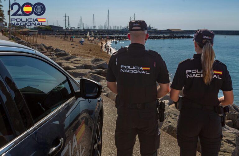 La Policía Nacional lanza en Canarias una campaña para prevenir estafas y hurtos durante el verano
