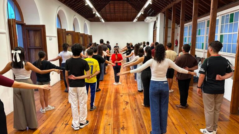 48 danzantes llevarán a Santa Cruz de La Palma al pasado con el Minué