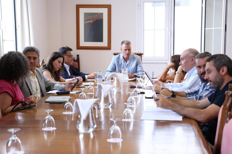 Cabildo y Gobierno de Canarias se reúnen para el seguimiento de las obras de aguas en Lanzarote y La Graciosa