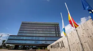 Condenas de 36 y 33 años para la pareja que violó y grabó a sus hijas