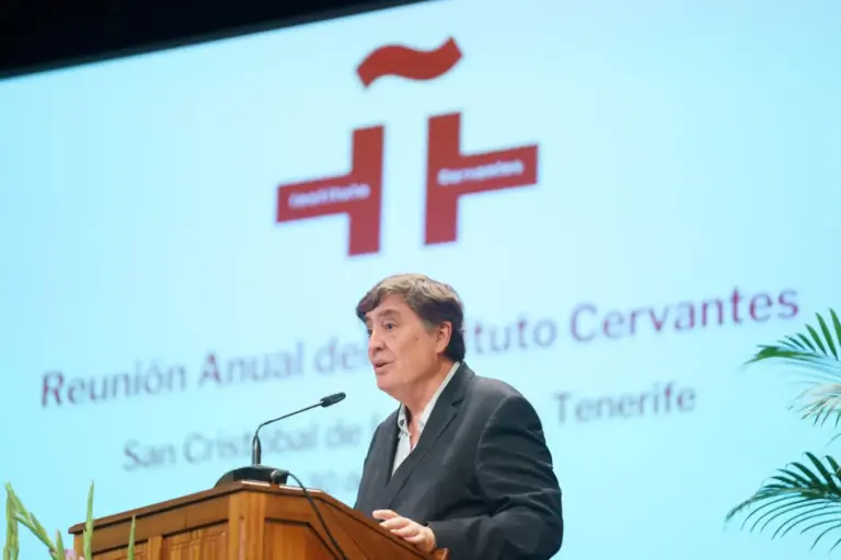 García Montero: cuando se maltrata a un hispano en Estados Unidos, nos maltratan a todos