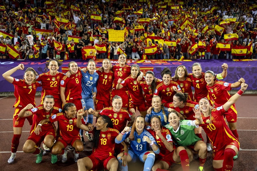 La Selección Española celebra el pase a la Final de la Eurocopa femenina 2025 tras ganar a Alemania