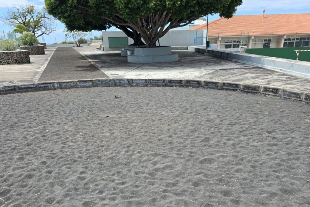 La consejería de Deportes rehabilitará terreros de lucha canaria en centros educativos