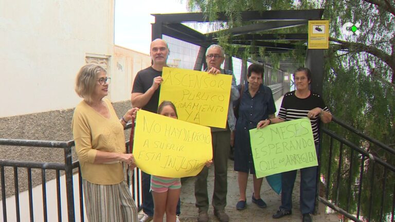 El ascensor del barrio de San Juan se encuentra inoperativo desde Semana Santa