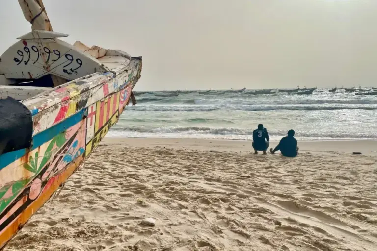 Mauritania intercepta una embarcación con 119 migrantes