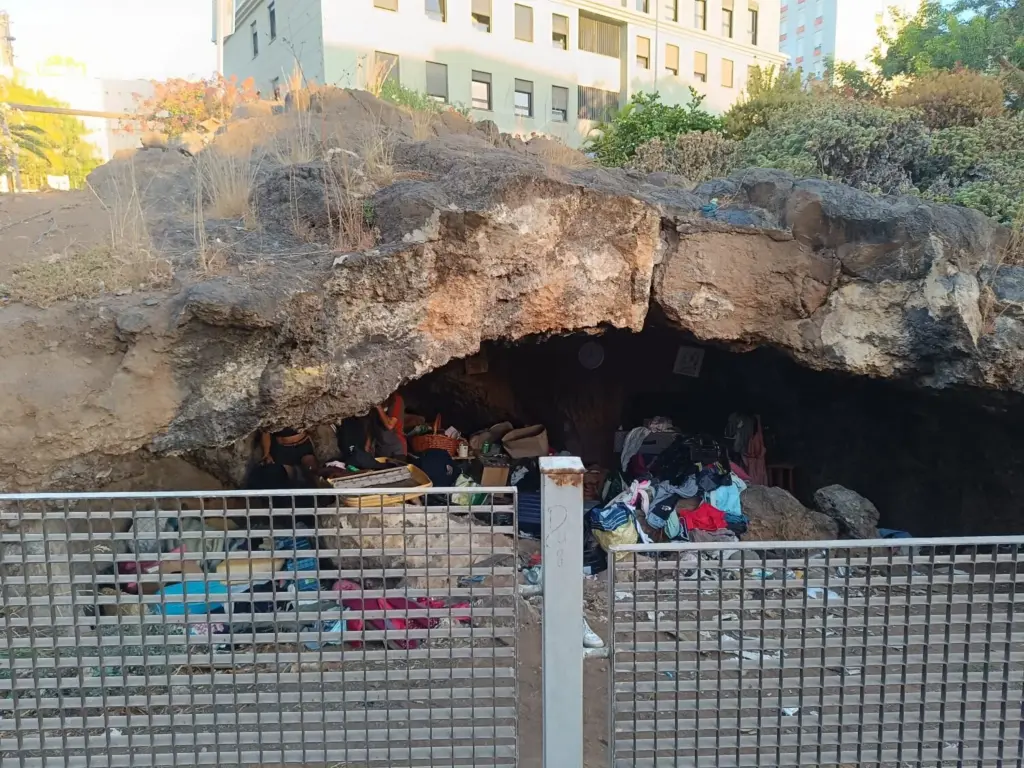 Imagen de la cueva desalojada en Santa Cruz de Tenerife